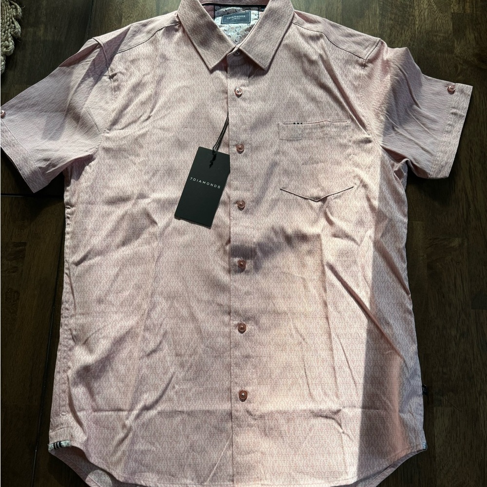 7 Diamonds men’s size small, shower sleeve shirt in pink.
